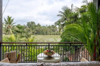 Eco Family Retreat, Rice Field & Jungle Views, Shared Pool, Nature Inspired Villa - Ubud - 0