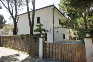Emi's Villa - Golem - 0