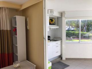 Beau studio lumineux vue mer accès plage et piscine - 6