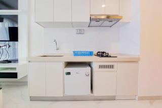 Fancy and Nice Studio at 20th Floor Sky House BSD Apartment By Travelio - 3