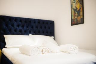 Matisse No16 - City Center Studio - 2