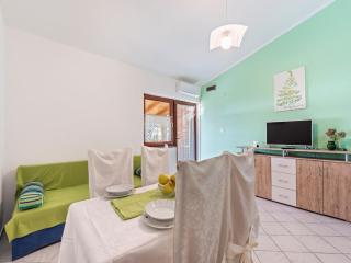Beautiful Apartment in Jasenice near Sea - Jasenice - 3