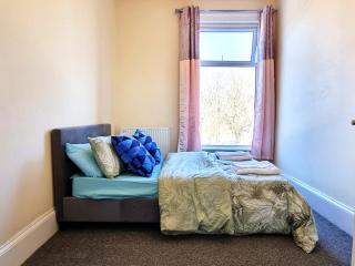 2 Bedroom Flat Free Parking Fast Wi-Fi Self Check-in Visit Manchester Oldham Bury - 9