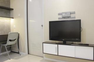 Cozy High Floor 1BR Apartment at Parahyangan Residence By Travelio - 2