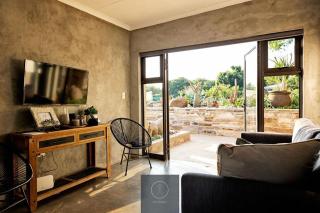 Guest Room at Joubert - 6
