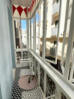 Grand Central House - Classic One Bedroom - GibraltarStay Apartments - 4