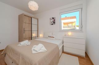 Basa modern ap by the beach - Novalja - 9