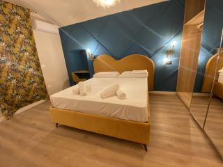 Quiet and stylish - Bari city center, minutes to station - Bari - 2