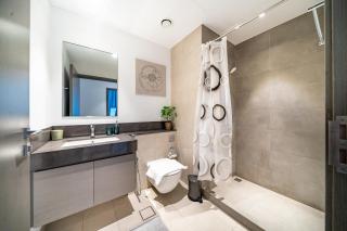 Homes Beyond I 2 BR Apartment with Panoramic Creek View - Dubai - 5