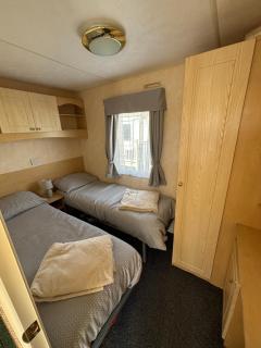Seaview 146 - Ingoldmells - central heating, bed linen, full length decking - Meadow Lakes Caravan & Lodge Hire - Ingoldmells - 2