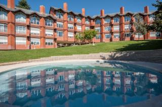 elegante apartamento con parking y gym en urbanización de Lujo en Aravaca - 0