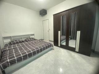 3-Bedroom Chiang Mai House with Parking & Garden - 4