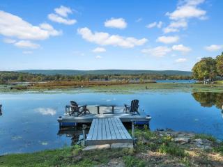 Lakefront Lodge, Hot Tub, Dock, Kayaks - 4