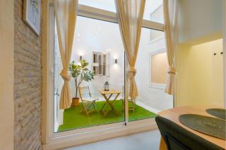 New in Santa Cruz quarter next to Giralda - Sevilla - 0