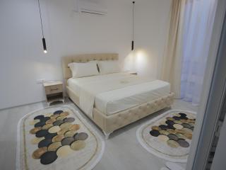 Shatri Hotel - - 3