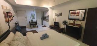 Apartment at Greenbelt Makati with Balcony - Manila - 0