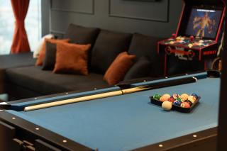 2BR Burj Khalifa view, table game & arcade- 26thFL - 2