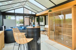 VILLA ARCADIA - Piscine - Spa - Sauna - Cinéma - Jeux d'arcades - Jeux vidéo - Bassin naturel - Jardin - Seclin - 2