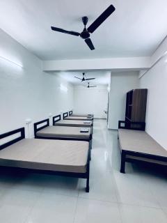 Konkan Central Dormitory and Family Room - Kankauli - 5