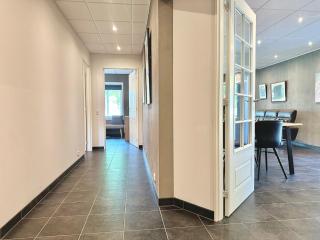 Modern and Spacious Apartment in City Centre - 2