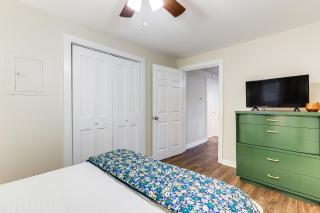 Downtown Heflin Cottage with Deck and Fire Pit! - 1