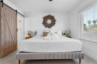 6 BR Oasis with Pool, Pickle Ball, Golf & More! - 5