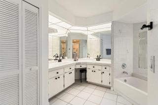 3BR Coastal Oasis Waterfront Home with Pool - Yonkers - 3