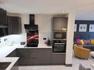 The Penthouse Luxury Central Apartment - Glossop - 8