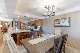 Torian Plum Plaza 302 - 3