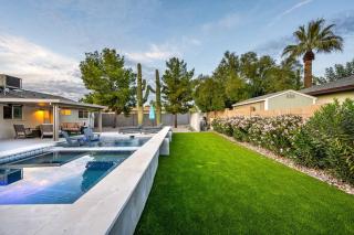 Dos Cacti outdoor oasis, heated pool, spa, bikes, EV, BBQ - Scottsdale - 0