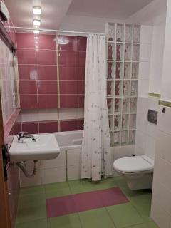 Apartament Julia 1-4 os parter z balkonem Westerplatte śniadanie kontynentalne - Kielce - 4