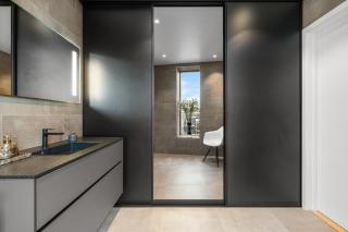 Luxury Apartment Downtown Tromsø with 2 Bedrooms and 2 Bathrooms and Parking - 1