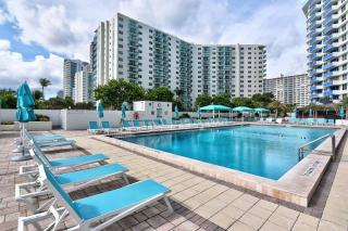 Beachfront Fun & Waves Heated Pool Free Parking - Hollywood - 0