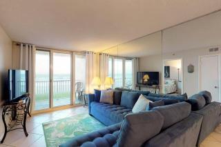 Oceanfront Condo at Oceania Beach Club - Pool, Balcony, Sleeps 4, Walk to Flagler Ave - New Smyrna Beach - 9