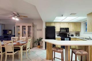 Oceanfront Condo at Oceania Beach Club - Pool, Balcony, Sleeps 4, Walk to Flagler Ave - New Smyrna Beach - 3