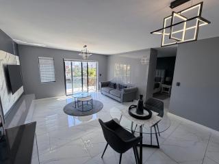 Exclusive Ultra-Luxury A Cut Above Apartments Century City by Vvip Bookings - Città del Capo - 3