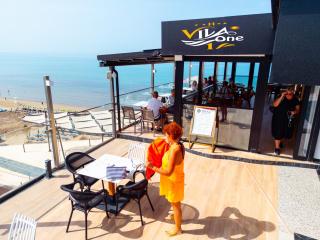 Vila One Beach Hotel - 4