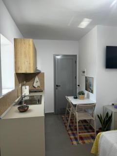 Cosy studio apartment in centre of Vlora - 4