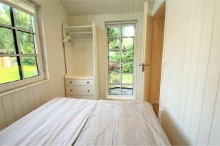 Tiny house hidden in the backyard - 3