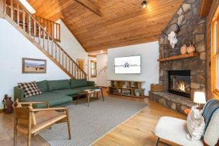 Secluded-Pvt Hot Tub-Free Daily Tickets-Walk to Table Rock Lake - 1