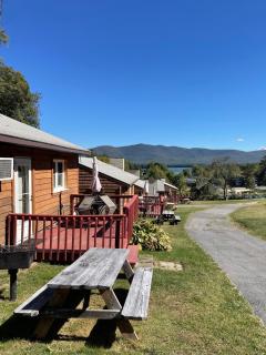 Hill View Motel and Cottages - Lake George - 7