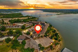 2 Decks Overlooking Launch Pad-Free Daily Tickets-Great Location with Community Amenities! - Kimberling City - 0