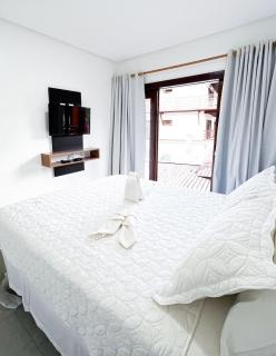 A1 3 quartos sala coz var frente piscina · Alicena MUTA Ap A1 - 6