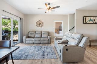 Pvt Hot Tub, Cmty Amenities, Indoor & Outdoor Pools, Table Rock Views, Free Tickets - Kimberling City - 1