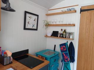 The Holcombe Hut, Ridgefield House - Longdown - 3