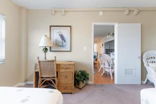 Spacious 3BR Beachfront Condo with Balcony & Parking - Satellite Beach - 4