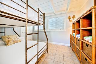 Tommy Bahama Beach Rd I - Dana Point - 3