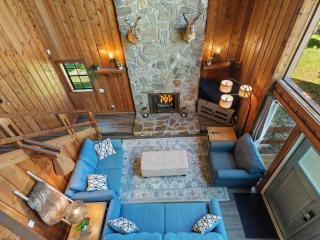 Serene Lakeside Retreat- 3 Bdr Romantic Getaway - 3