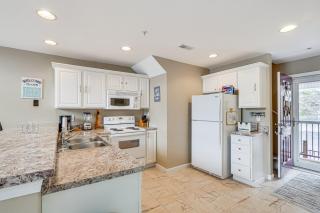 'Lake It Easy' Waterfront Ozarks Condo w/ Balcony! - 6