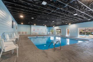 Golf Simulator- Private Hot Tub- Lake Views- Free Daily Tickets- Close to Attractions - Branson - 6